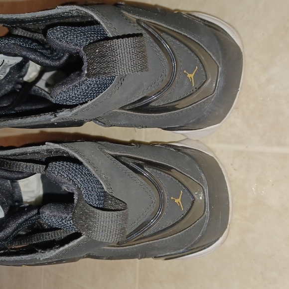 Jordan Tru flights - Picture 6 of 9